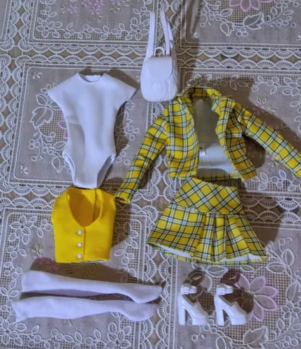 Boneca Barbie Signature Clueless Cher roupa e acessórios