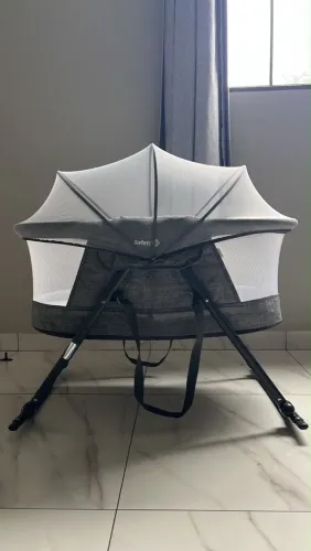 Vende-se Moisés para bebê