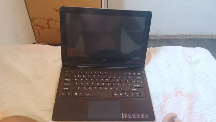 Notebook Multilaser M11w 2 em 1 cor dourada 