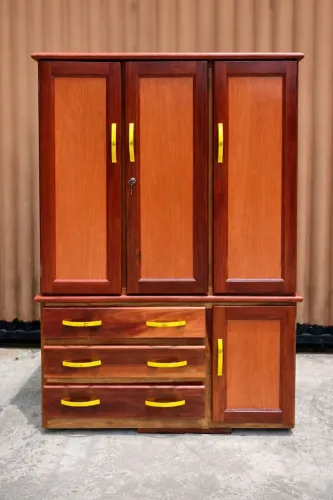 Guarda roupa de solteiro 3 portas novo frete grátis.