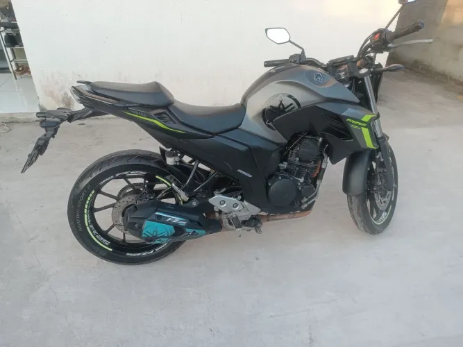 YAMAHA / FZ25 250 R$ 23.000