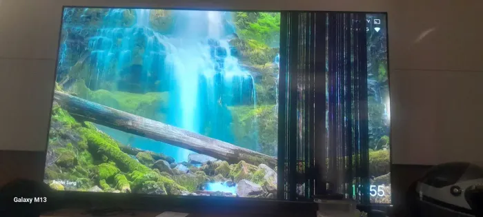 Vendo TV com defeito 65"tcl