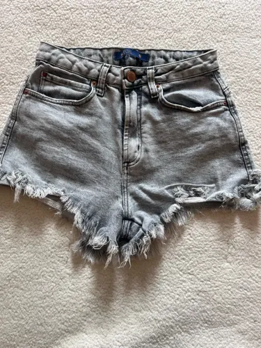 Shorts jeans preto estonado