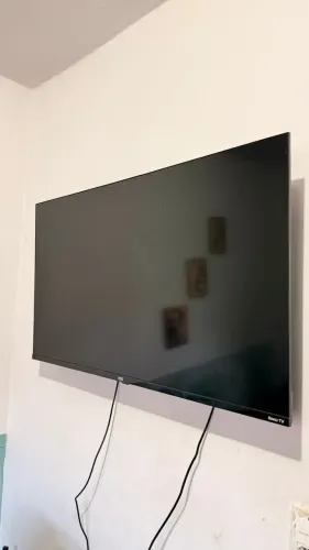 Vende-se uma TV AOC Smart 43 polegadas