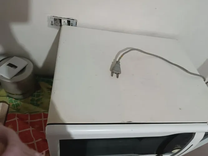 Vendo um lindo forno elétrico grande ótimo estado funcionando perfeitamente 