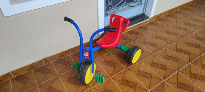 Triciclo Escolar Bandeirante