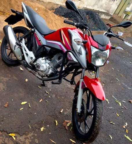 Titan 160 vermelha