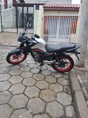 Moto titan 