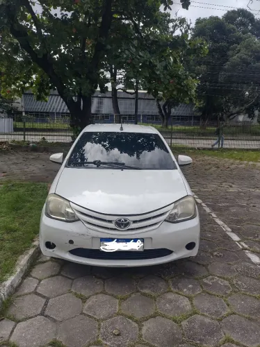 Toyota Etios X 1.3 Flex 16V 5P Mec. 2017