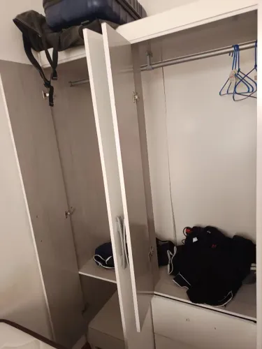 Guarda roupa de solteiro