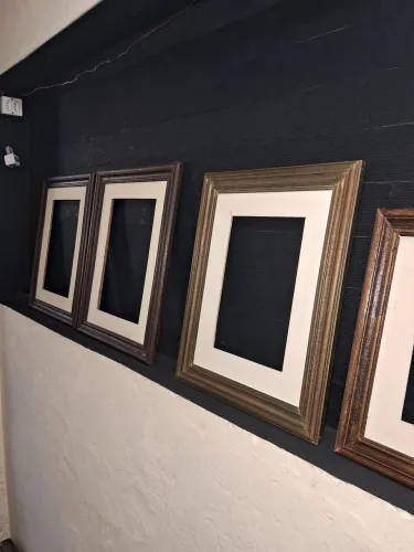 Jogo de 4 Molduras Clássicas em Madeira Maciça com Paspatur (Estilo Gallery Wall)"