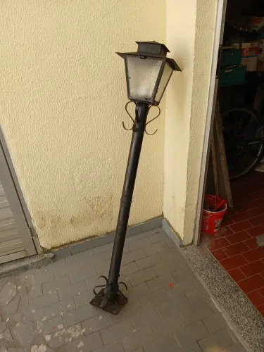 Luminária de Poste de Jardim