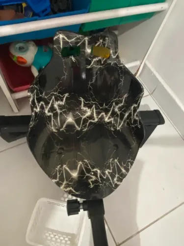 Triciclo infantil ( NÃO É ELÉTRICO E DE PEDAL (