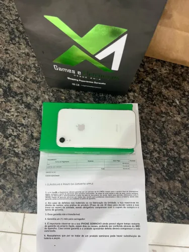 iPhone XR 64gb, bateria 100%, celular está novo