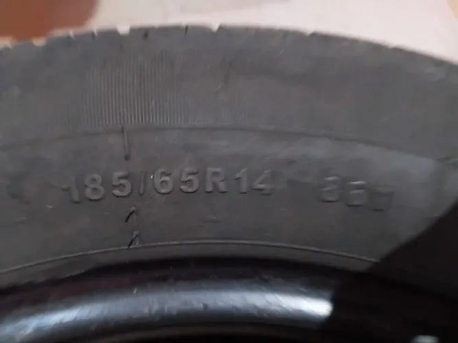 Vendo 2 pneus 185/65 aro 14