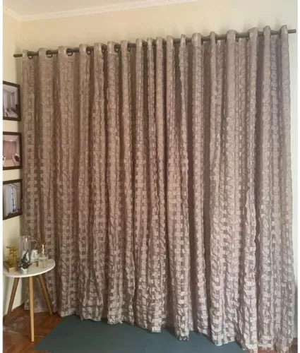 CORTINA NO ILHOS TABACO , TECIDO ORGANZA XADREZ NA COR MARROM E VERDE MEDIDA 2,40 X 2,60