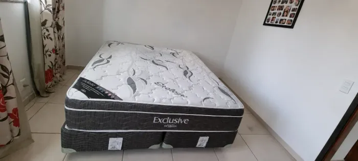 Cama Box Queem e colchão Ortobom muito novos