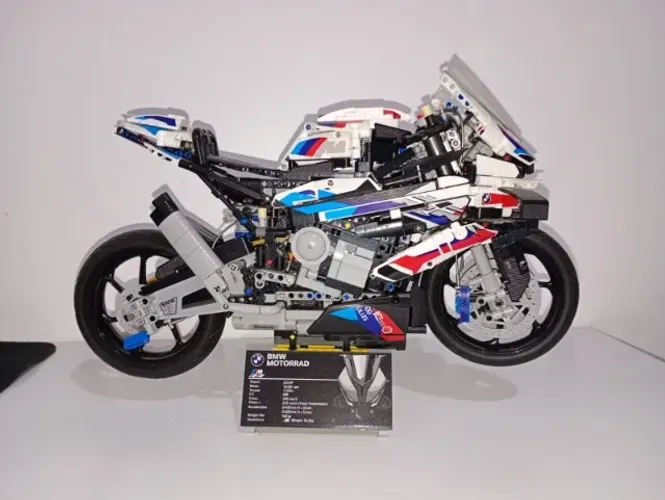 BMW M 1000 RR 42130 (1.925 Peças)