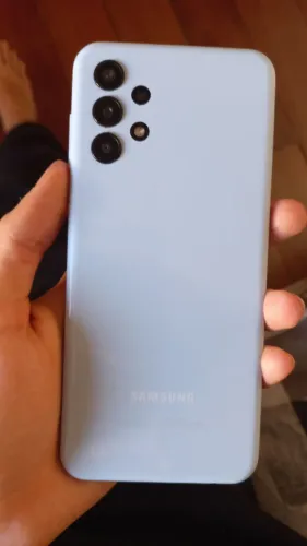 Celular a 13 em bom estado