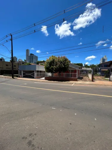 CASA À VENDA - TERRENO 400m² | EXCELENTE LOCALIZAÇÃO