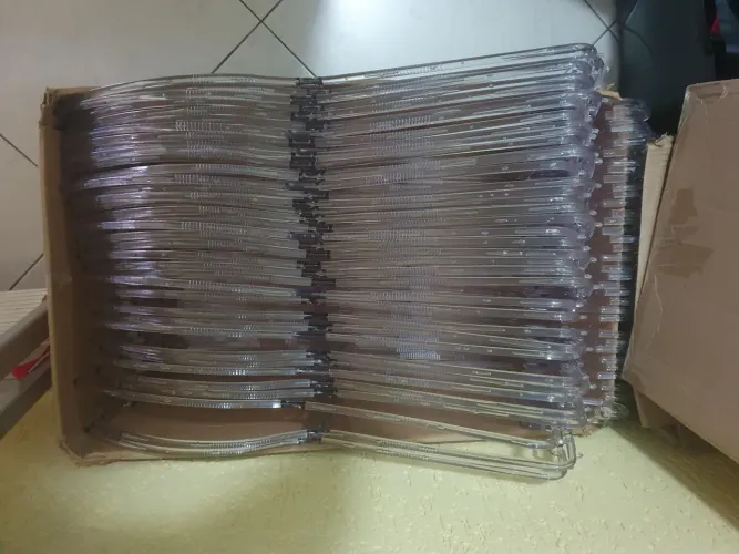 cabides silhueta acrílico