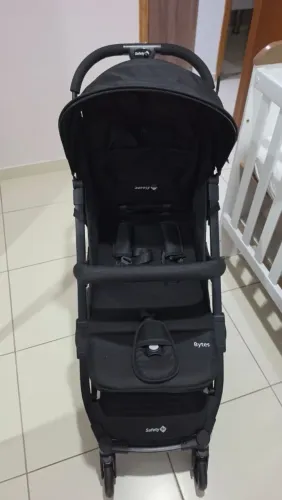 Carrinho de bebê dobrável