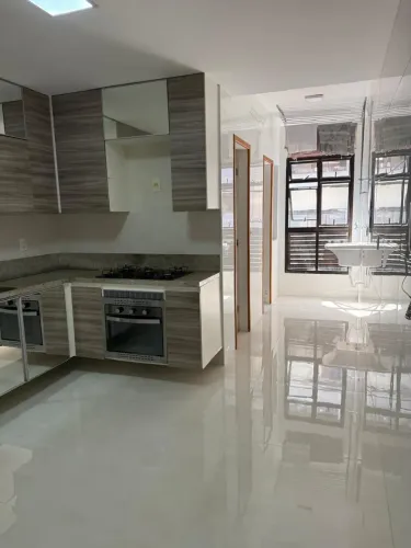 Apartamento 3 quartos, 1 suíte na primeira quadra do mar em Mata da Praia - Vitória - ES