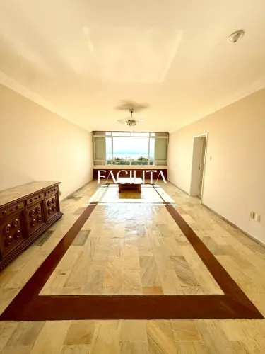 Apartamento com 4 quartos no bairro Beira-Mar, Florianópolis.