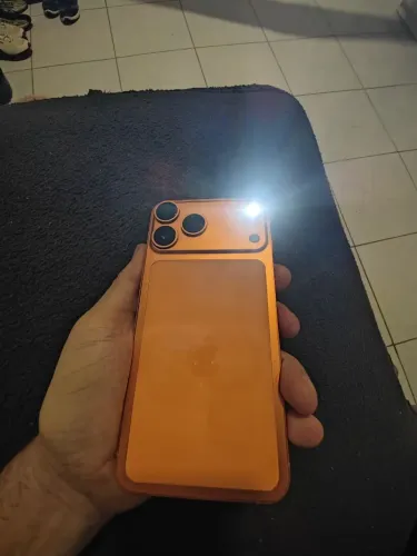 iPhone Xs Max 256gb na carenagem do 17 pro Max laranja face id flash bateria 100% tudo ok 
