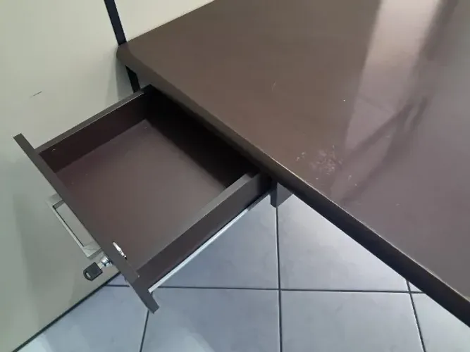 MESA DE ESCRITÓRIO 170CM C/ 1 GAVETA E CHAVE