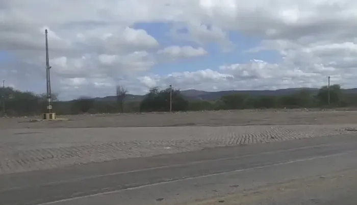 vendo 10ha ao lado do posto vila bela murici cabrobo com 50% de desconto br 316