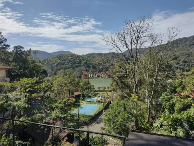Casa no condomínio Comary a venda, medindo 550 m² com 6 quartos 2.000 m² de terreno