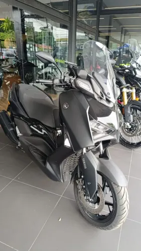 Xmax 250 Connected