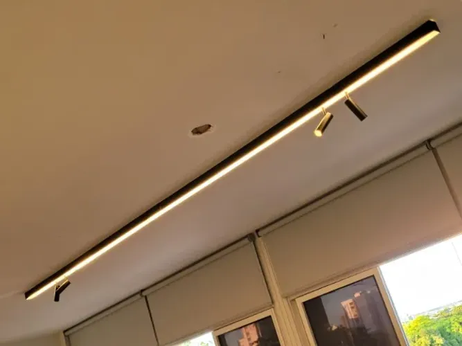 Luminária Perfil Close Fit Sobrepor Preta 4 metros