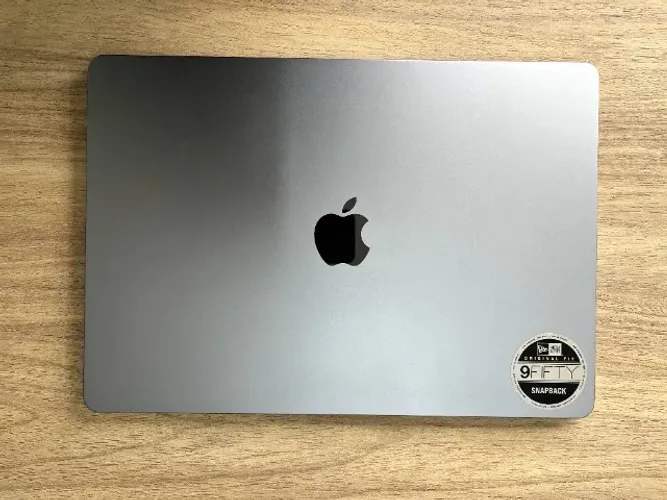 MacBook Air 15" M2 8GB 256GB - Tela com defeito | Ideal para uso com monitor