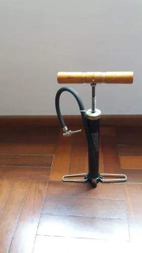 Bomba para pneu de bicicleta