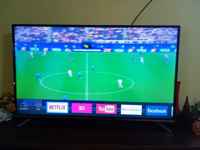 Eletrônica adomicilio de tv som é micro-ondas