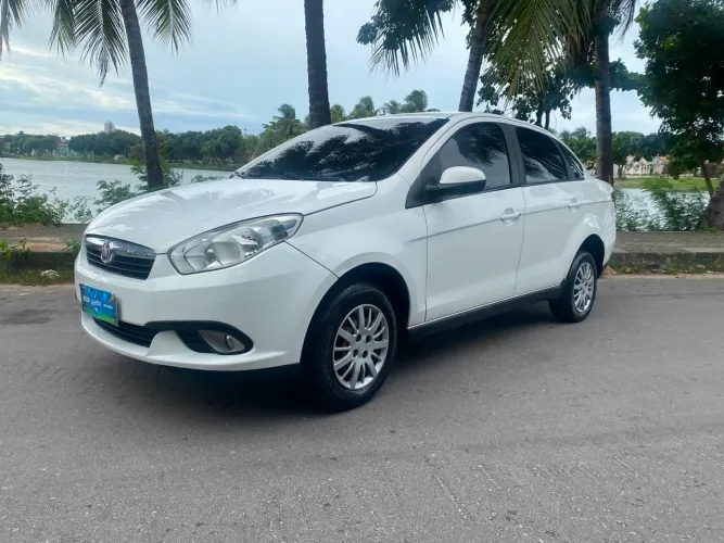 Fiat Grand Siena Essence 1.6 Flex 16V 2016