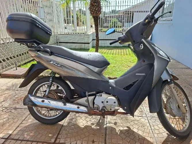 Honda Biz 125ks partida elétrica . Fone contato *
