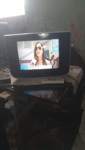 Tv de tubo Samsung 14 polegadas utislin com conversor.