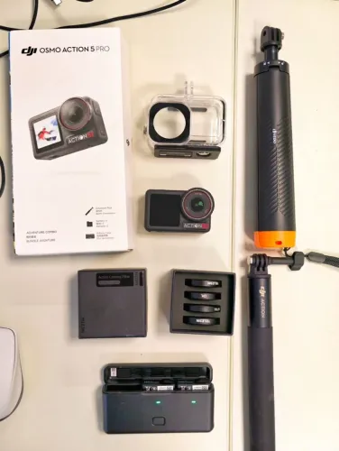 DJI Osmo Action 5 Pro Adventure Combo Equipada com um sensor de última geração, a Osmo .