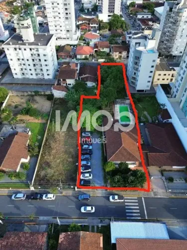 TERRENO NO CENTRO DE JARAGUÁ DO SUL COM 1.689,50 m² DE ÁREA TOTAL