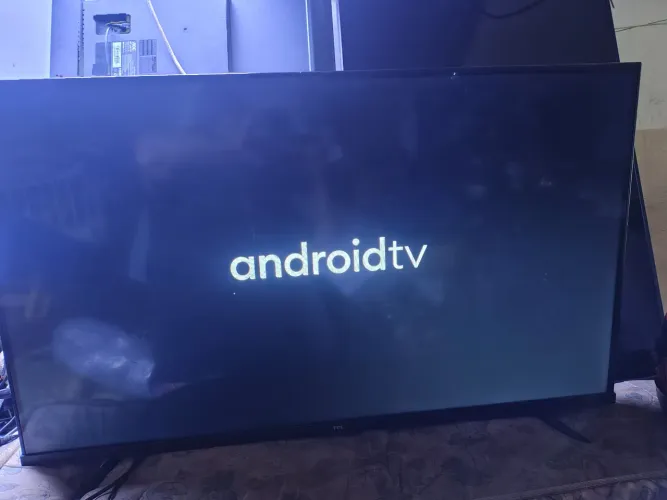 tv TCL 43 completa semi nova