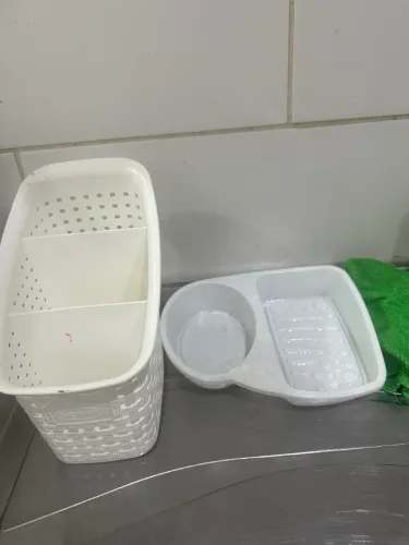 Escorredor de talheres e porta detergente e esponja 