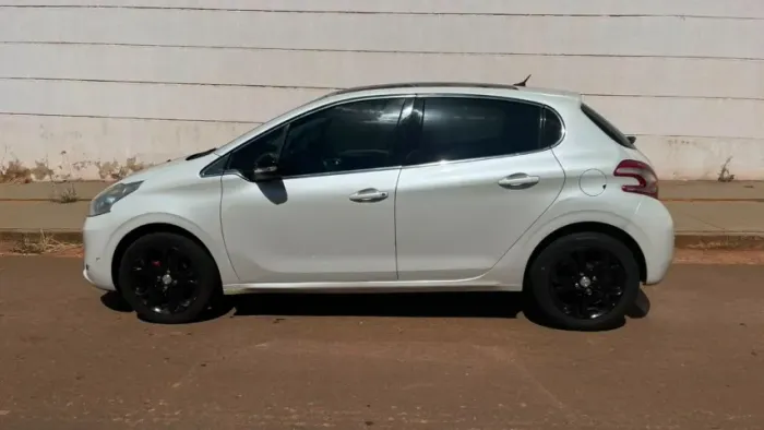 Peugeot 208 Griffe 1.6 Flex 16V 5P Aut. 2015