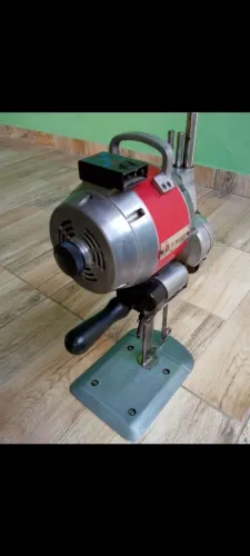 MAQUINA de cortar Tecido marca Singer 8' POLEGADAS 