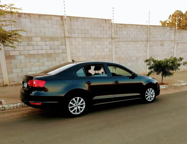 Volkswagen Jetta Comfortline 2.0 T.flex 8V 4P Tipt. 2011