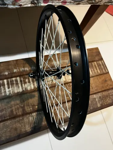 Roda dianteira de bmx aro 20 com cubo Wethepeople
