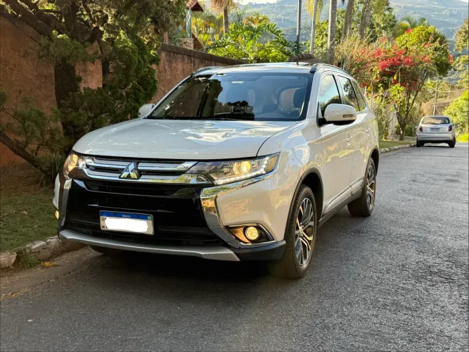 Mitsubishi Outlander 2.0 16V 160cv Aut. 2016