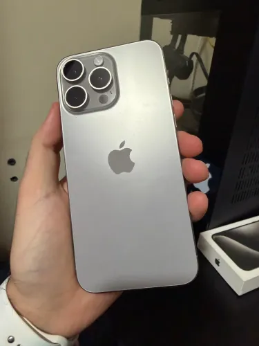 iPhone 15 Pro Max 256GB - Titanium Natural